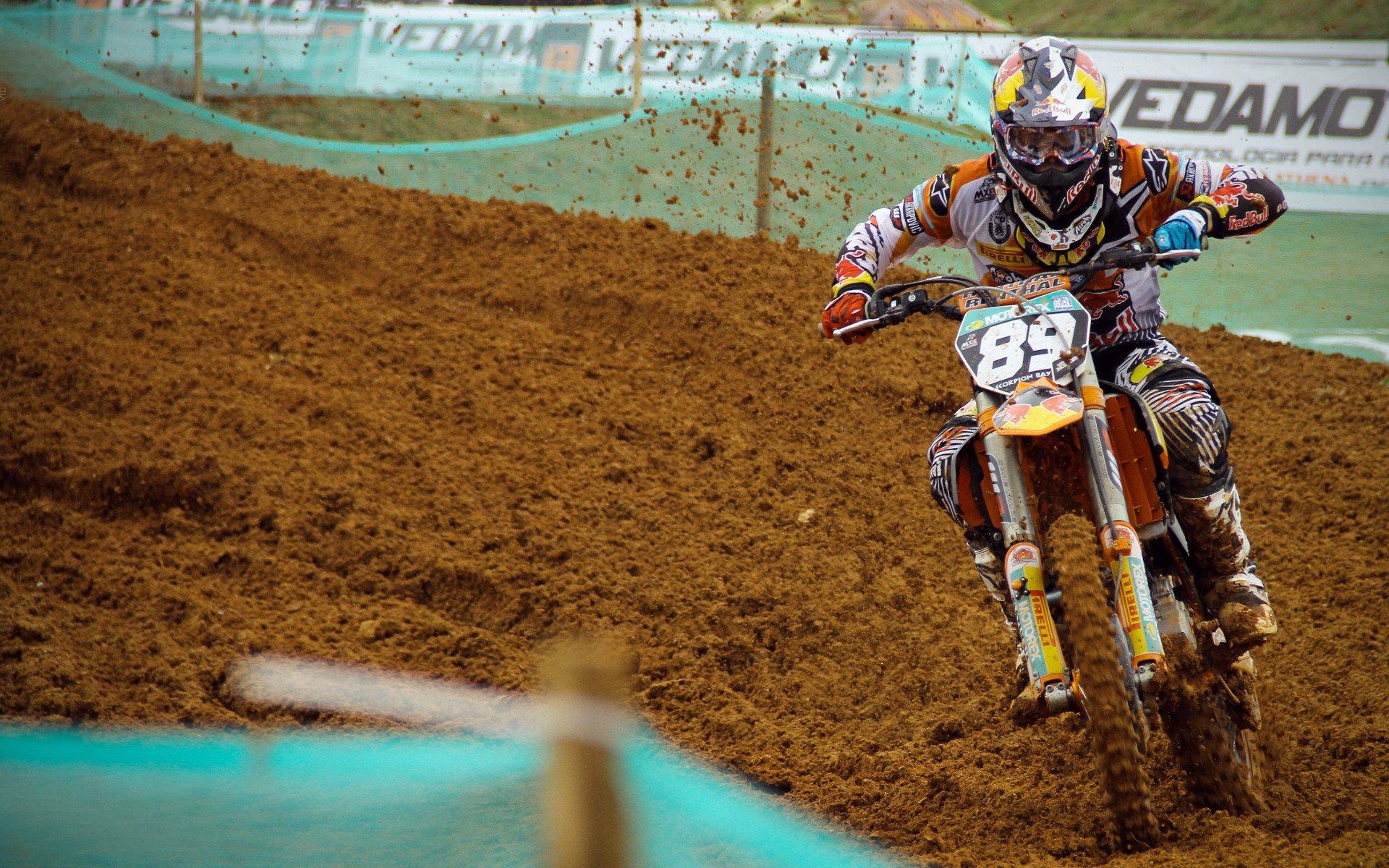 传奇谢幕，足球巨星李明举行盛大退役仪式